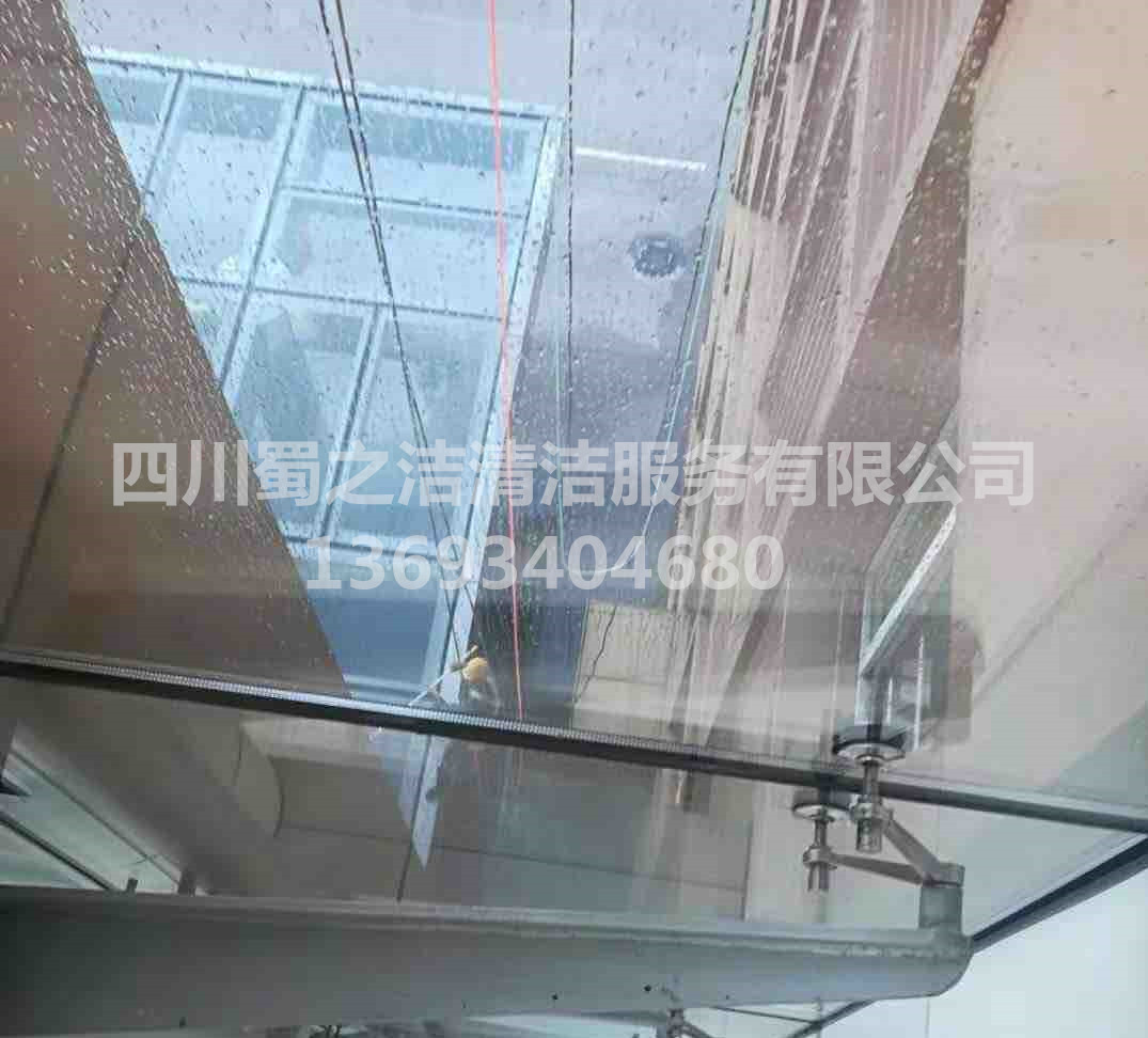 广州白云机场外墙清洗